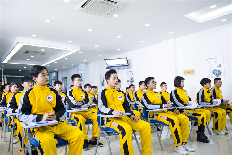 初高中生学习压力大？选择职教升学更轻松！