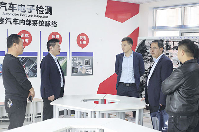 长安区教育局领导莅临我校督导视察教学工作