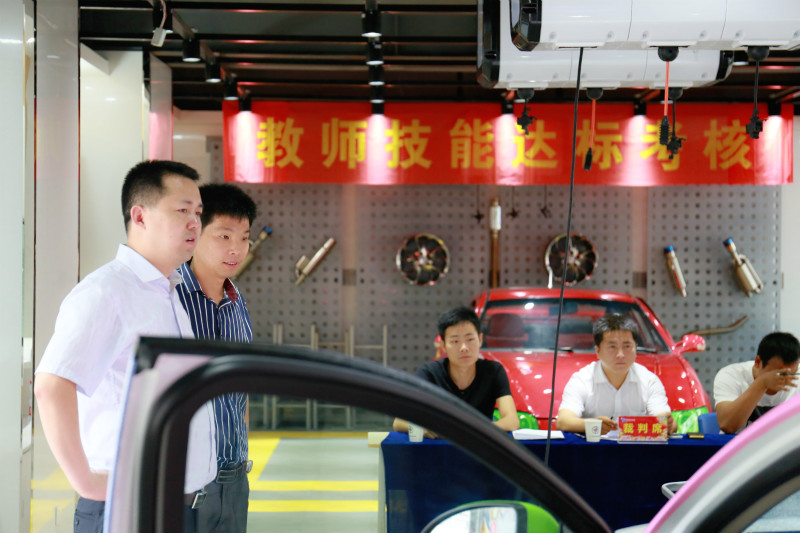 教师技能大练兵 严把教学质量关