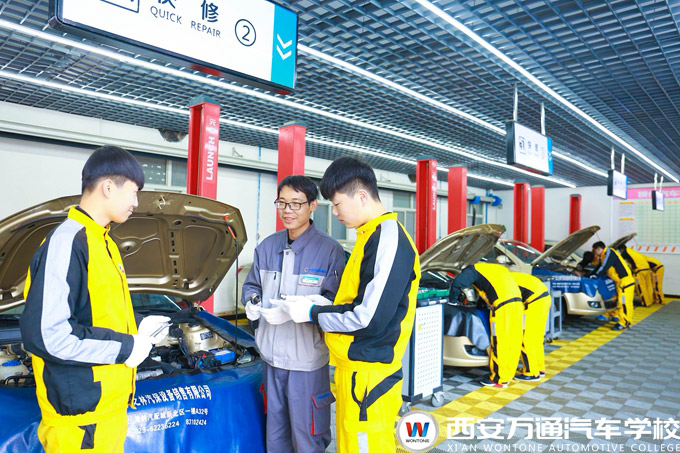 在万通'理实一体'化课堂中掌握真技能 在西安万通“理实一体”化课堂中掌握真技能