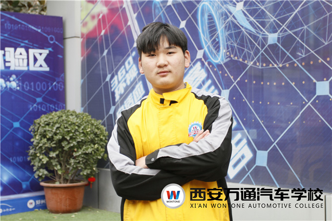 【新创客】郭苗帅：谨慎择校，我要上个专业学校！