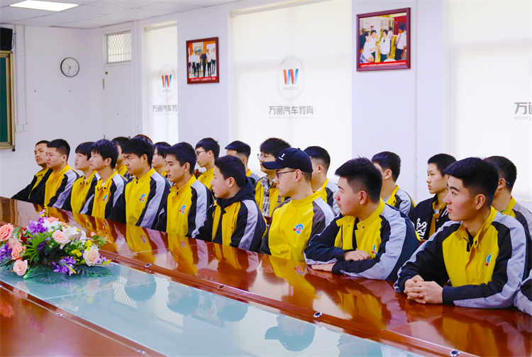 校企定向新未来——西安万通靓车牛人专场招聘会！